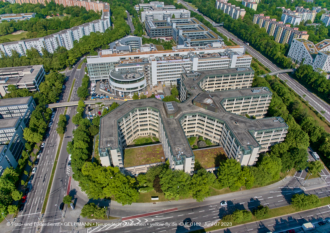 07.06.2023 - Neuperlachs neue Mitte mit PEP, Perlach Plaza, Share, Allianzversicherung und Wohnring